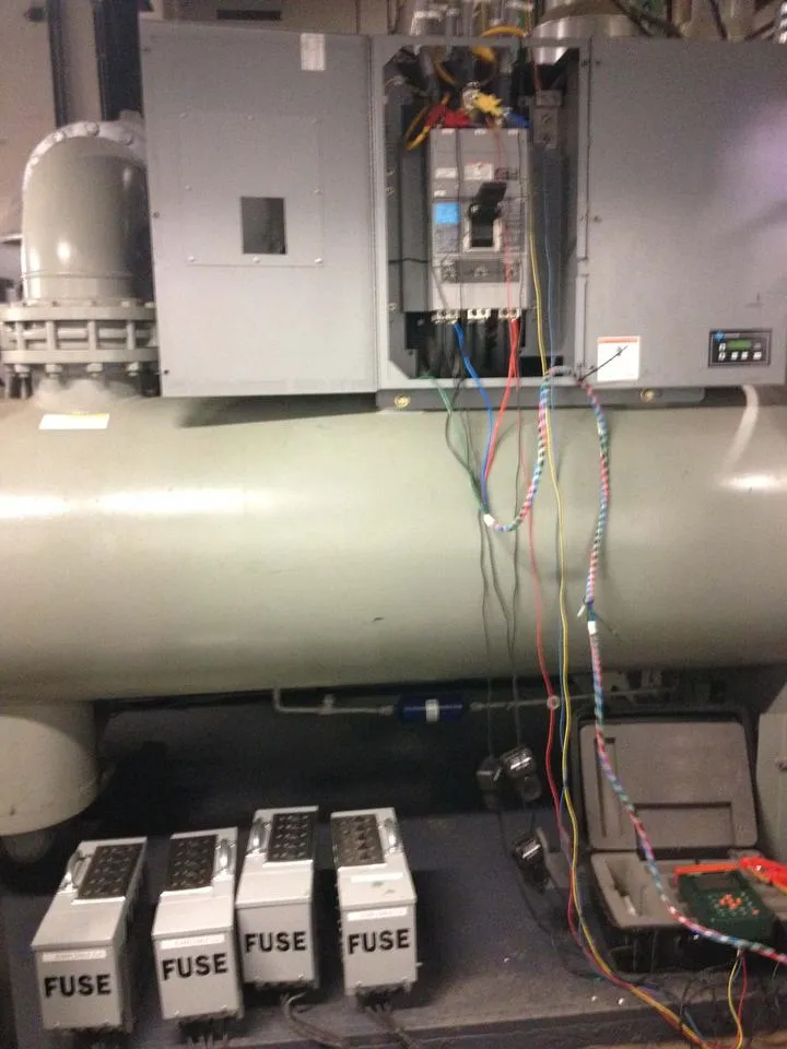 Chiller con equipos de medición en Puerto Madero